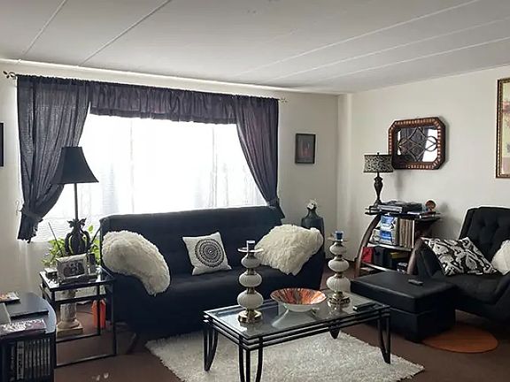 4th image of 2928 S Archer Ave #10606