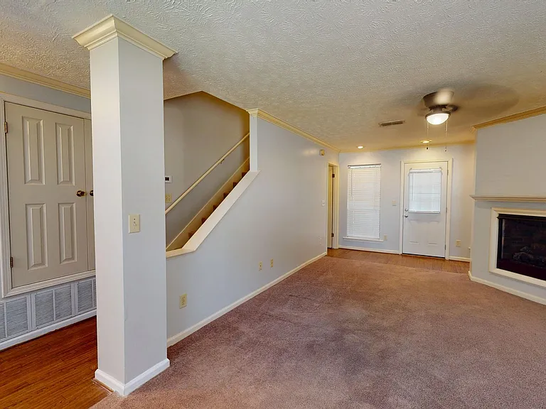 335 Bent Tree Dr — Photo 2