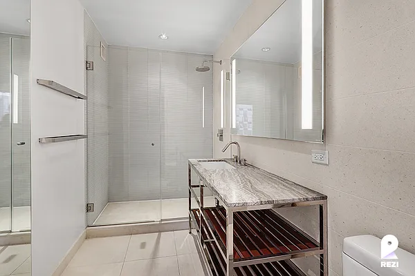 Rented by REZI | media 57