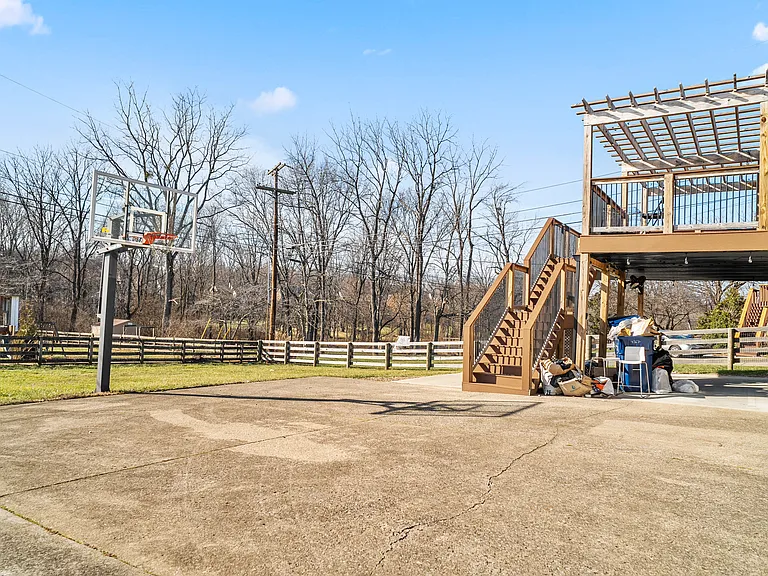 4357 Clemens Dr — Photo 36