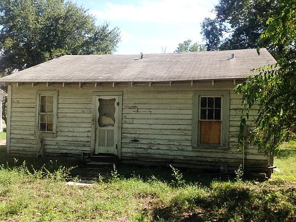 5th image of 704 Weaver Ave