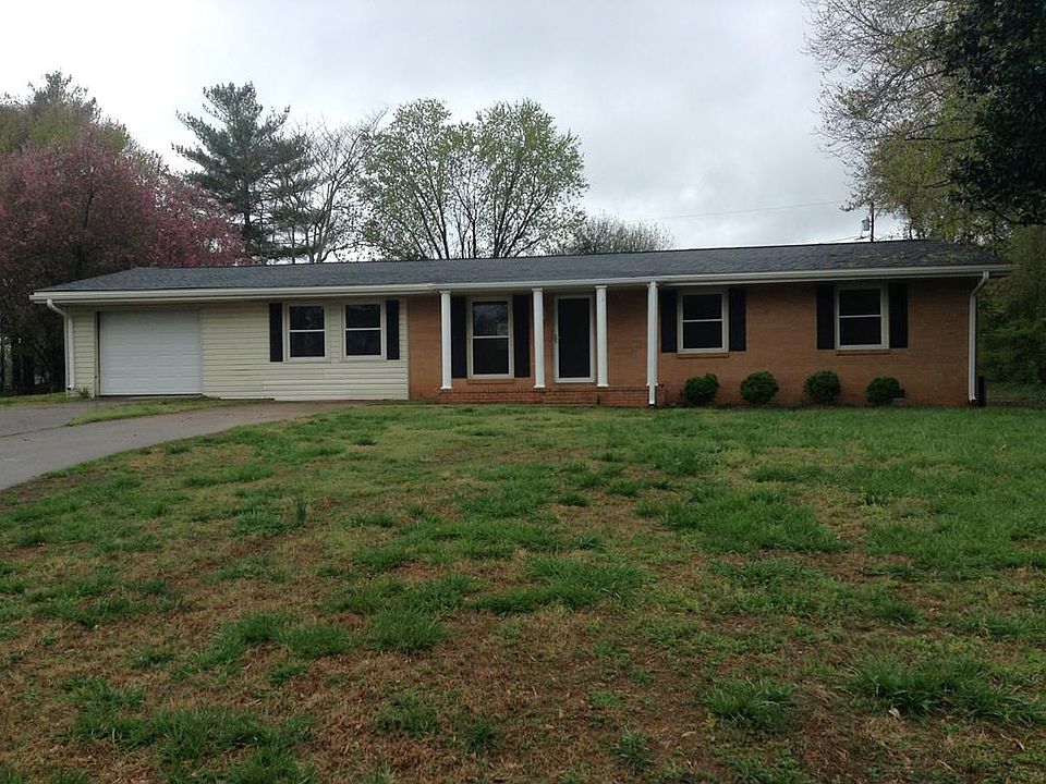 1st image of 119 Westmont Dr