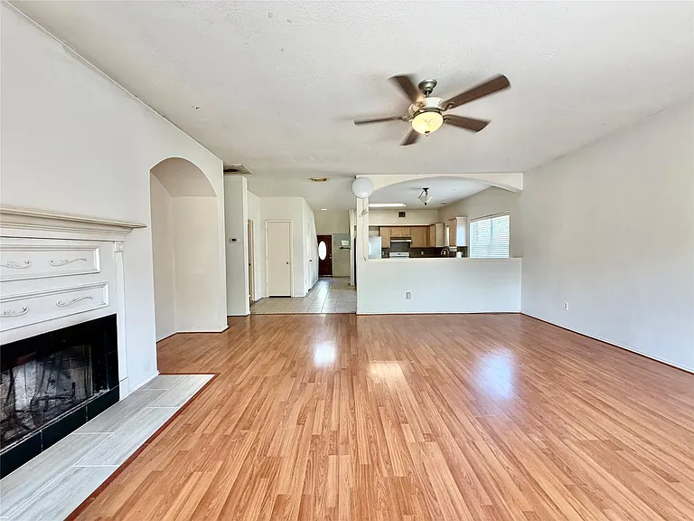 2305 Ames St — Photo 2