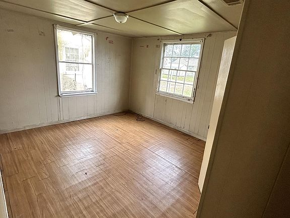 5th image of 5741 Henagen Ave