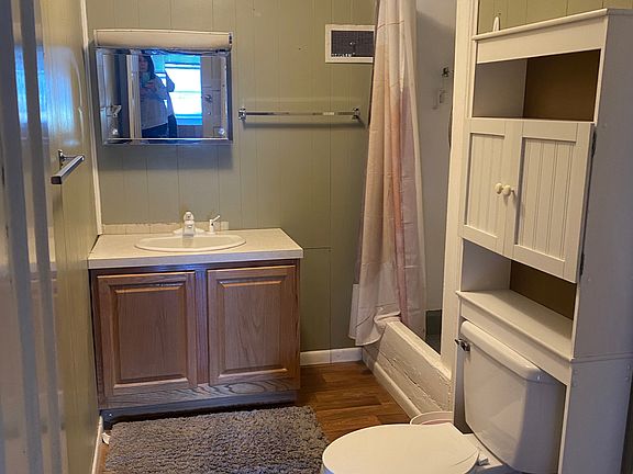 4th image of 183 W Bridge St #4