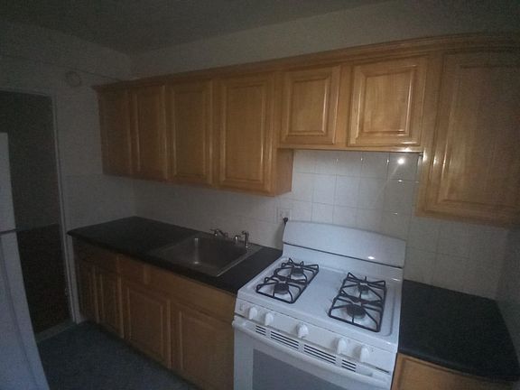 4th image of 83-40 141st St #A4