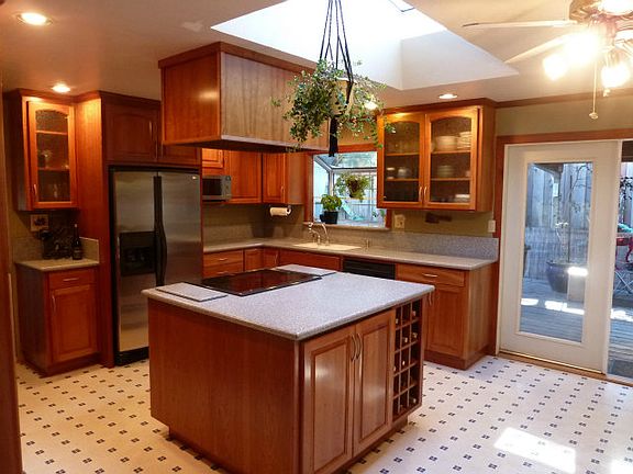 2nd image of 538 Ferdinand Ave