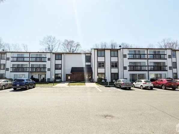 277-2C Crosse Dr, Monroe Township, NJ 08831