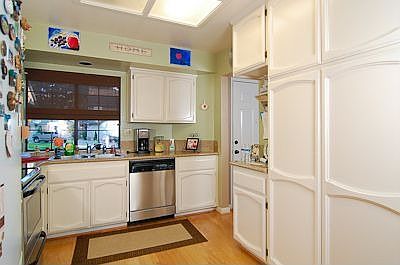5th image of 317 River Isle Way