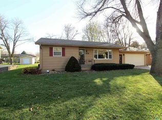 305 E Cedar St, Brandon, SD 57005