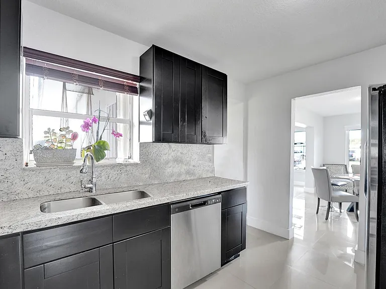 3322 McKinley St — Photo 43