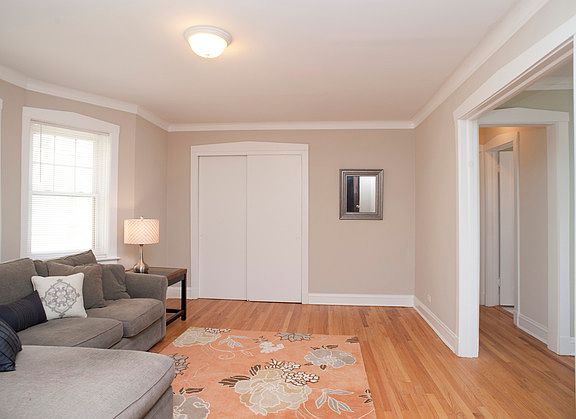 5th image of 423 Wisconsin Ave APT 2E