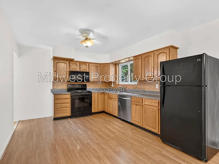370 Gerald Ave — Photo 6