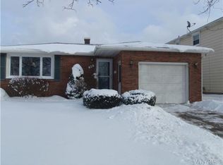 25 Grand Prix Dr, Buffalo, NY 14227