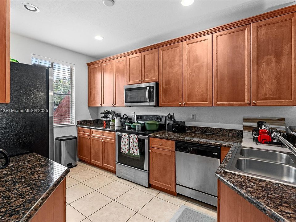 1st image of 413 Bayfront Dr #0