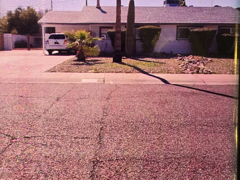 E Sylvia St — Photo 11