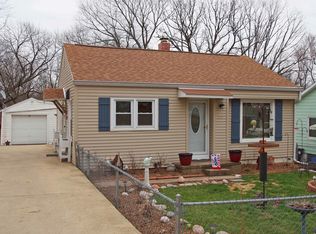 324 S Highland Ave, Creve Coeur, IL