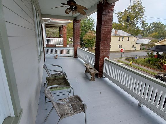4th image of 807 E 39th St