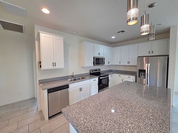 3rd image of 17552 W Country Club Ter
