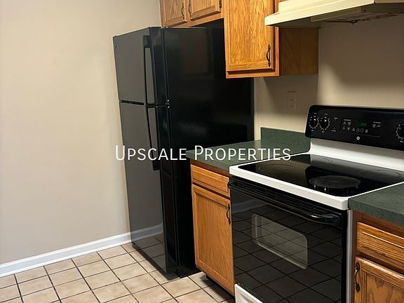 4th image of 3653 Walden Dr