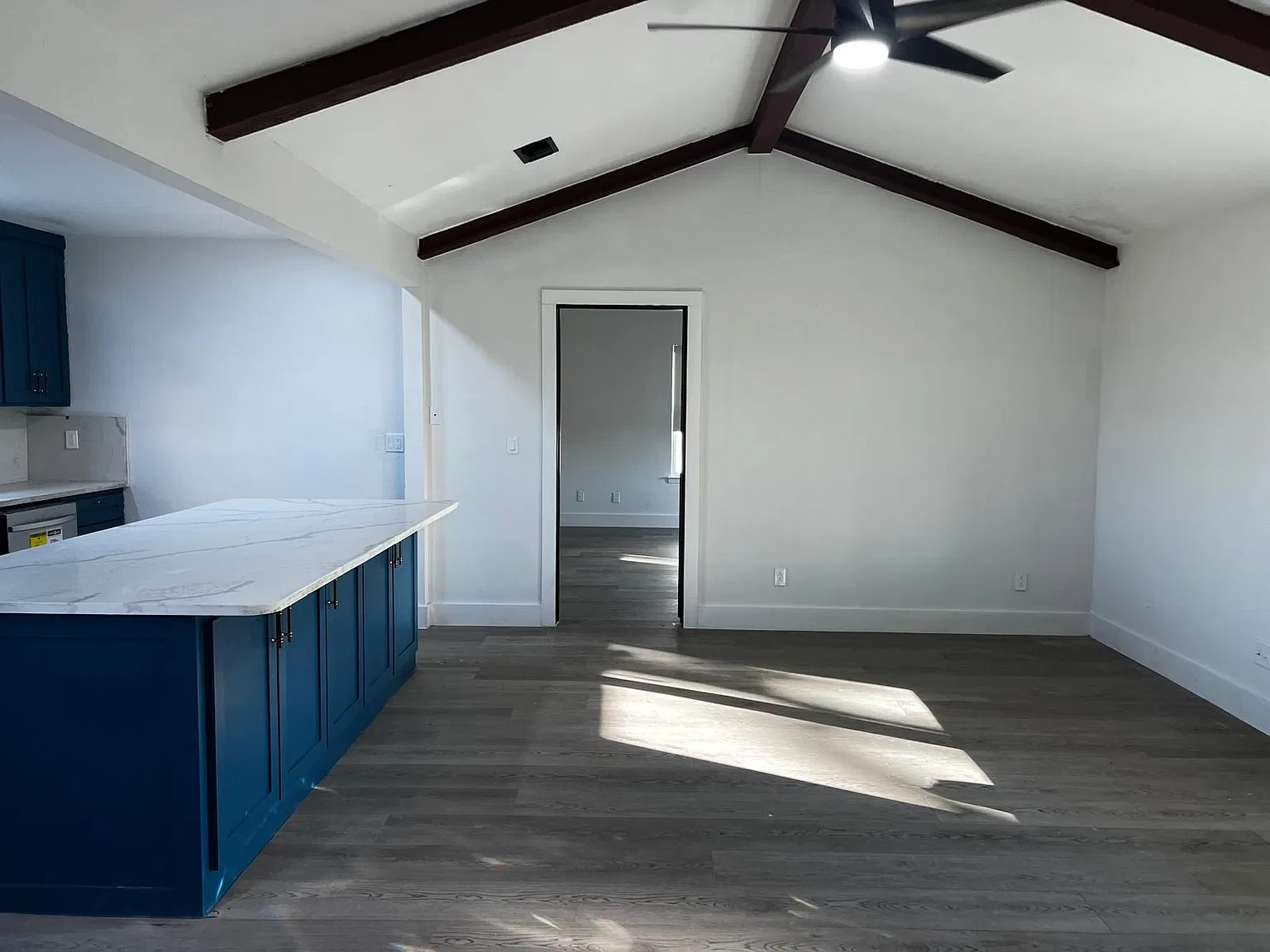 3 bed, 1344 sqft, $2,300 — Photo 4