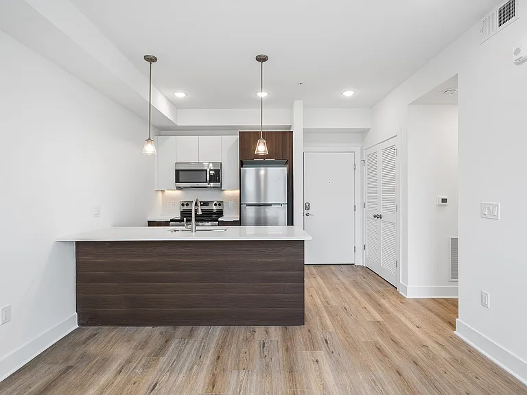 4324 Lancaster Ave — Photo 32