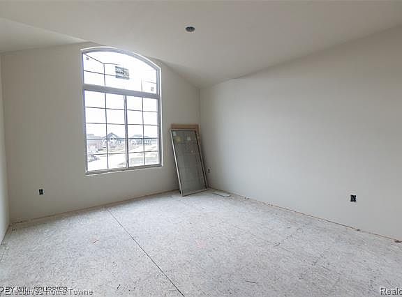 5th image of 54918 Deadwood Ln