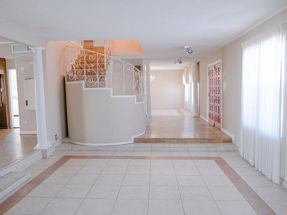3rd image of 4240 Park Hill Dr