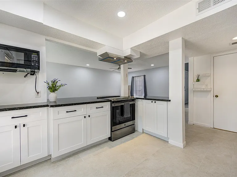 7965 Kendalia Dr — Photo 13