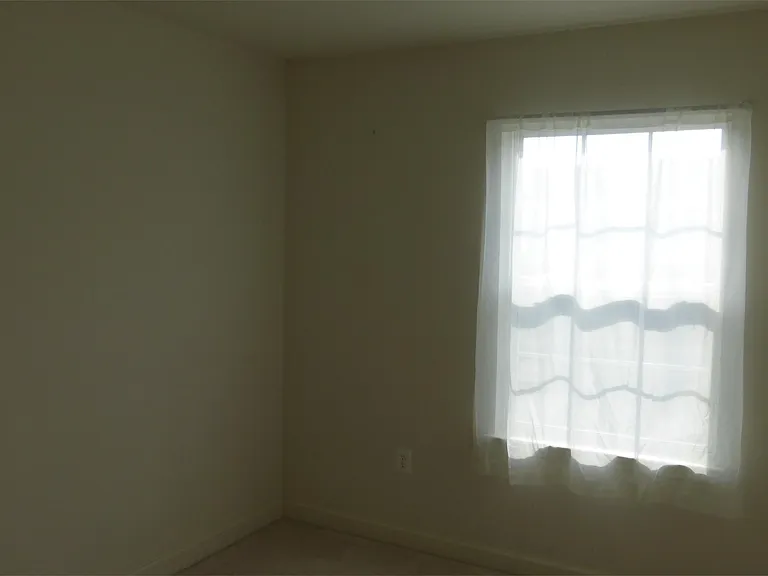 1308 Saunders Dr — Photo 24