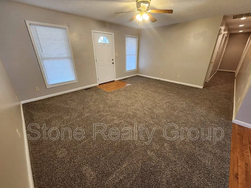 3 bed, 2.0 bath, $1,600 — Photo 3