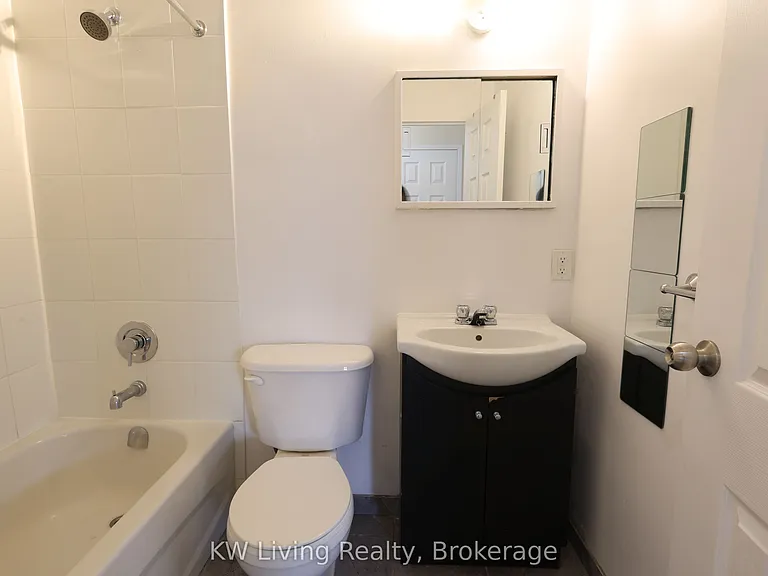 480 Lakeshore Rd E #301 — Photo 21
