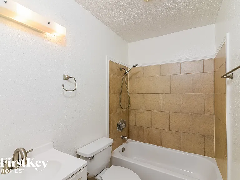 9419 Valley Bnd — Photo 13