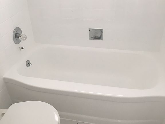 3rd image of 1611 West Ave APT 11