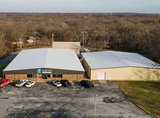 1060 1st Ave NE, Gravette, AR 72736