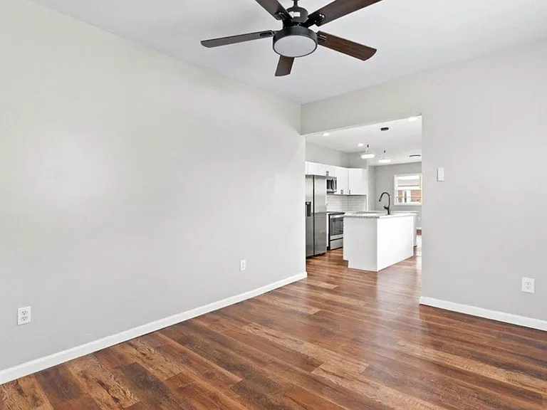 624 Stanley Ave — Photo 5