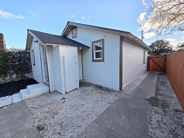 46 South St — Photo 11