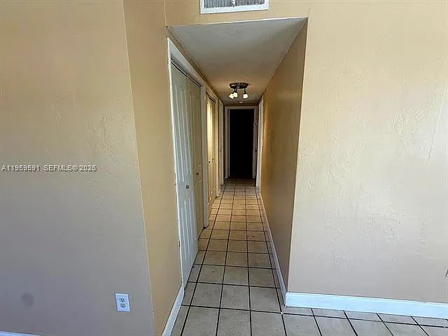 14407 NE 5th Ave #14407 — Photo 1
