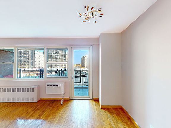5th image of 2928 W 5th St APT 8A