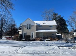 242 S East St, Vassar, MI 48768