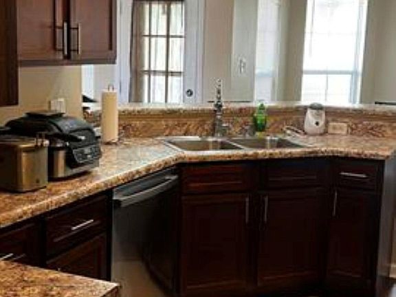 5th image of 4630 Tulip Creek Dr