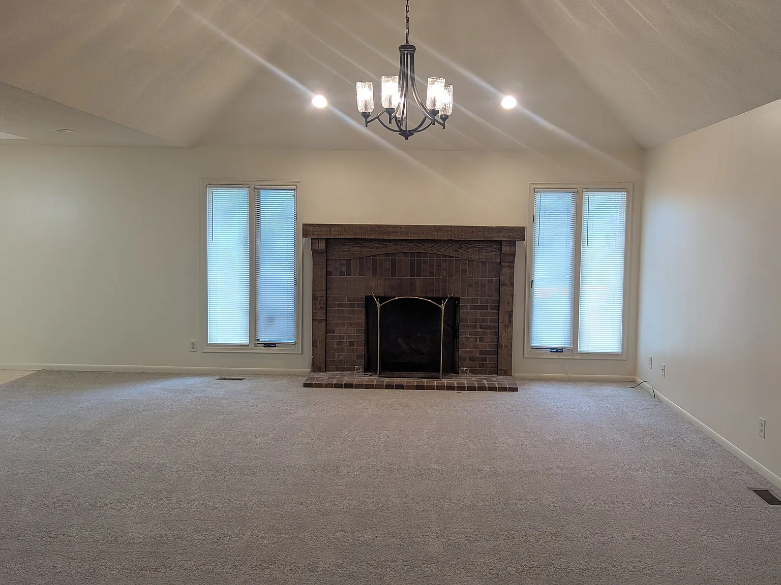 3 bed, 1904 sqft, $1,800 — Photo 4