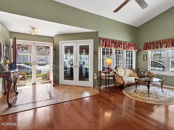 2nd image of 932B Liverpool Circle #B