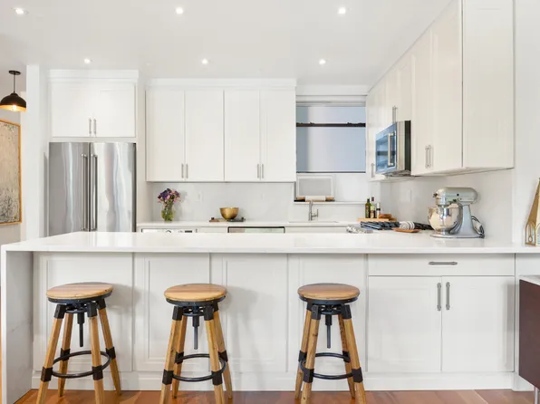 364 West 121st Street image 3 of 12