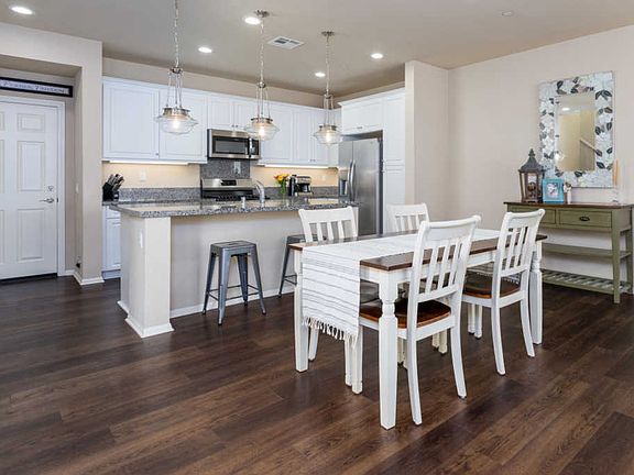 5th image of 10769 Delphinium Dr