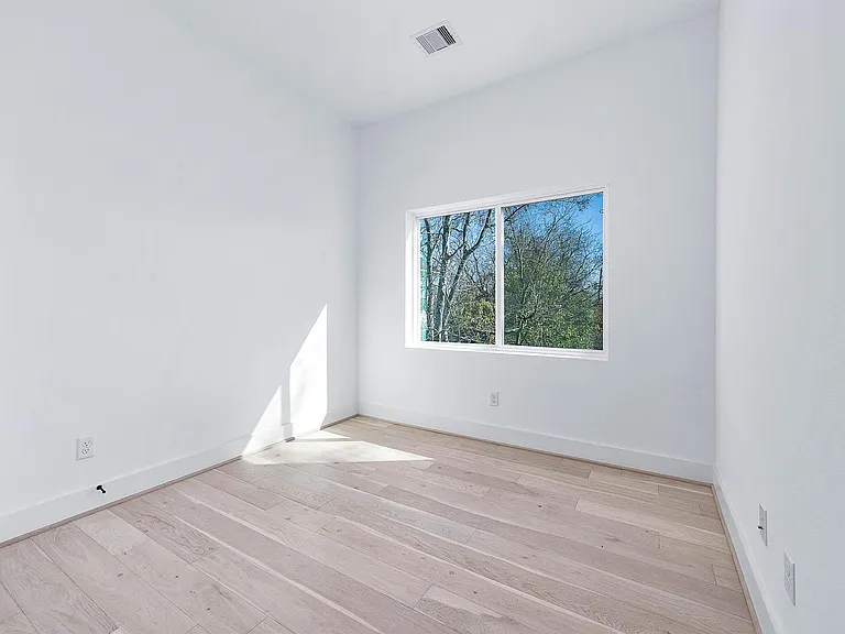 3411 McGowen St — Photo 31