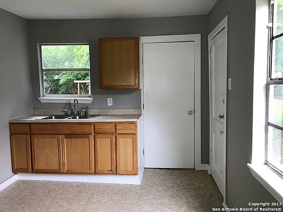 5th image of 426 Dorie St