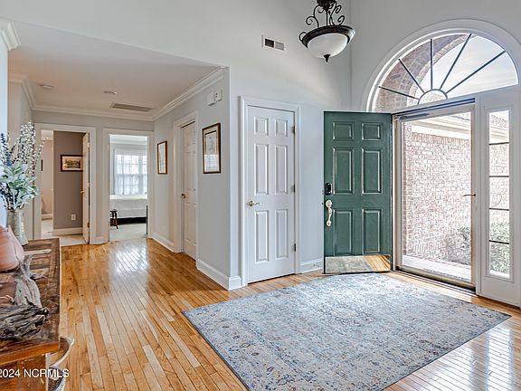 5th image of 1031 Westport Drive