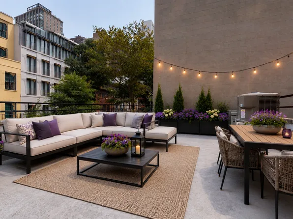 961 Lexington Avenue image 1 of 14