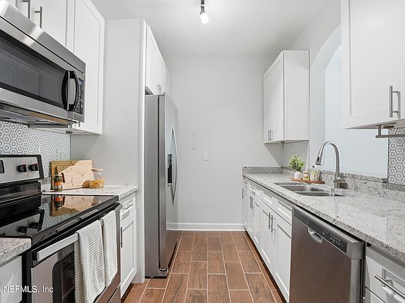 4th image of 10550 BAYMEADOWS Road #218